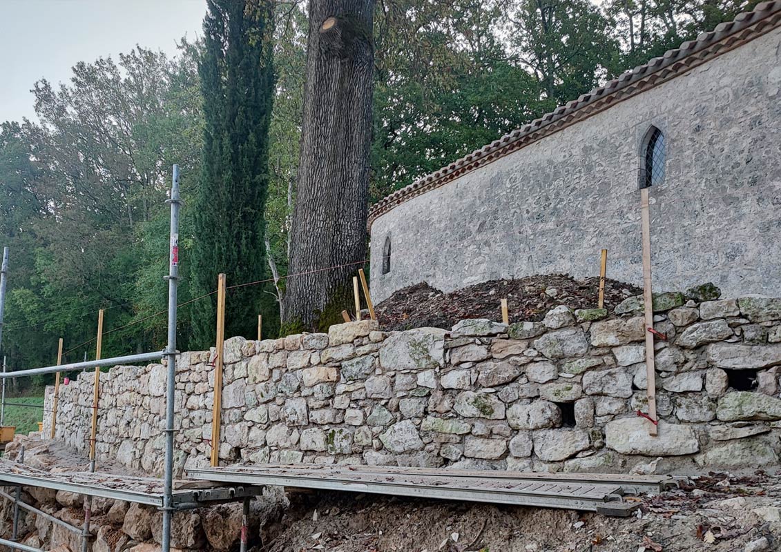 Création d'un muret en pierre